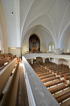 Blick auf die Orgelempore